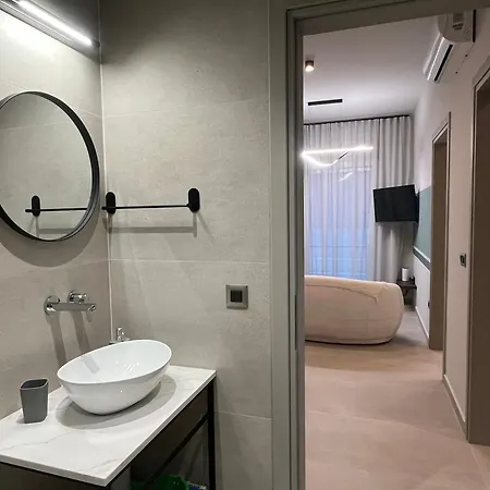 Vilă Mirror